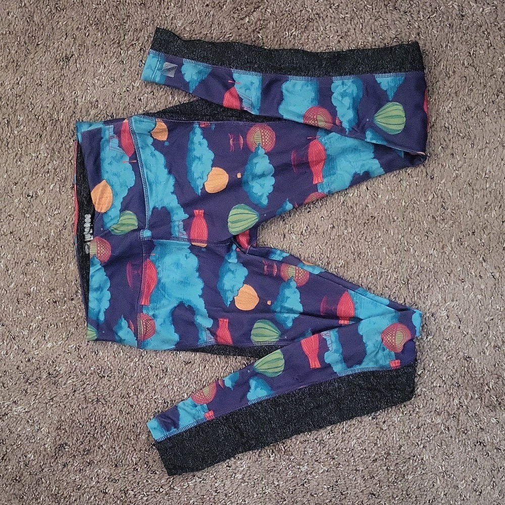 Super cute hot air balloon LuLaRoe workout pants